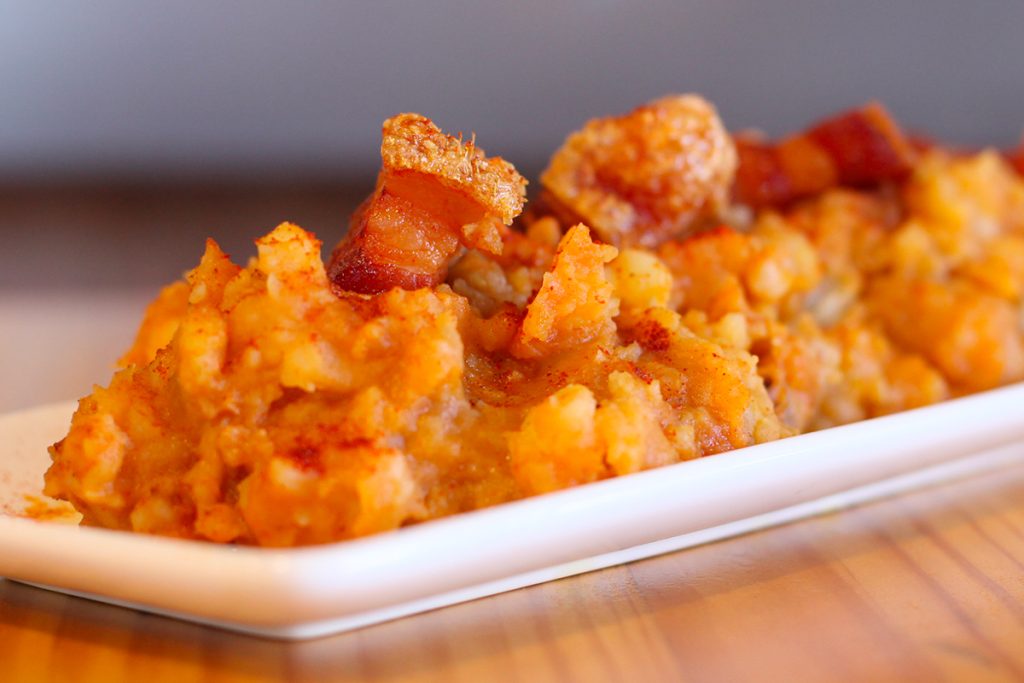 patatas revolconas con torreznos vallecas